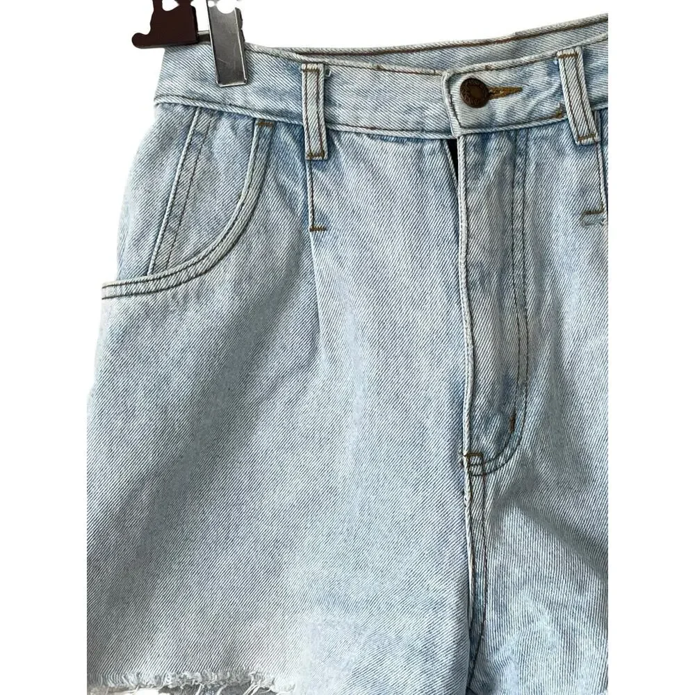 Vintage 80s Bill Blass Mom Shorts 8 100% Cotton High Waist Pleated Light Wash